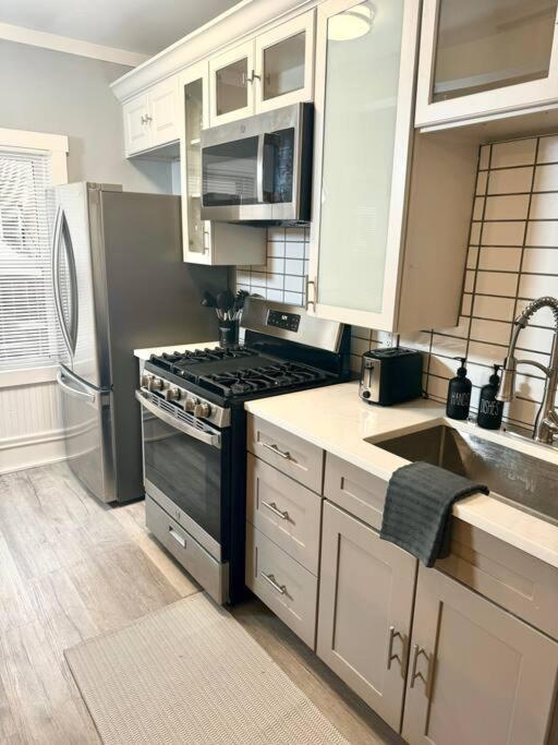 Little House On 47Th Apartment คลีฟแลนด์ ภายนอก รูปภาพ