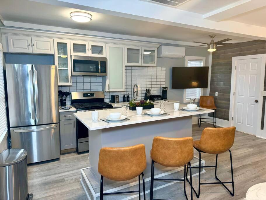 Little House On 47Th Apartment คลีฟแลนด์ ภายนอก รูปภาพ