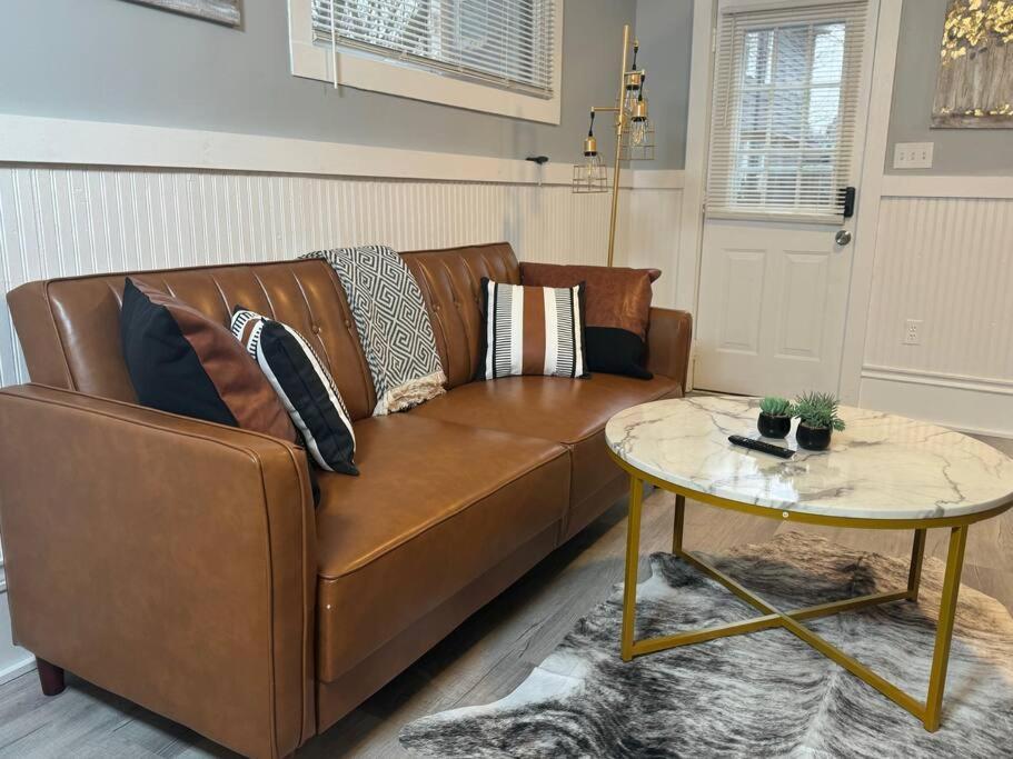 Little House On 47Th Apartment คลีฟแลนด์ ภายนอก รูปภาพ